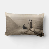 フラッパー女の子サンライズクフーピラミッド、エジプト1920 ランバークッション (裏面)