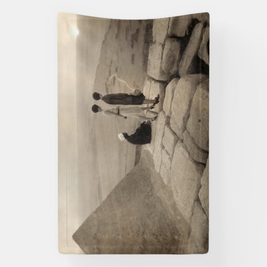 フラッパー女の子サンライズクフーピラミッド、エジプト1920 横断幕 (縦)