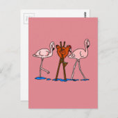 フラミンゴとピンクの背景の鶏 ポストカード (正面/裏面)