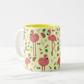 フラミンゴと夏のテーマ – 黄色 ツートーンマグカップ (正面左)