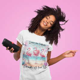 フラミンゴのダンスとバースデーお祝いスワッグ Tシャツ