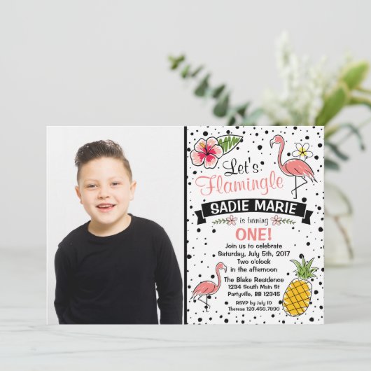 フラミンゴのパイナップル落書きの誕生日の写真の招待状 招待状 (スタンド正面)