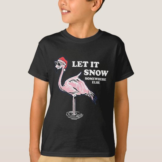 フラミンゴはクリスマス以外の場所で雪を降らせた Tシャツ (正面)