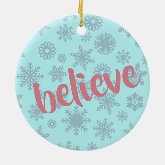 フラミンゴクリスマスサンタハットブルーピンクガーリーかわいい セラミックオーナメント (裏面)