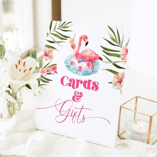 フラミンゴプール誕生日パーティーカードとギフト 台座サイン
