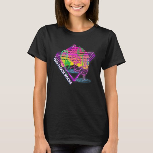 フラミンゴレトロ我々の群れの岩VaporwaveライトRav Tシャツ (正面)