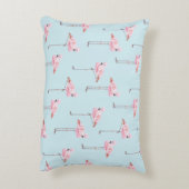 フラミンゴ公園のピンクおよび青いフラミンゴのクッション アクセントクッション (裏面(縦))