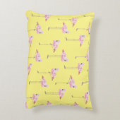 フラミンゴ公園のピンクおよび黄色いフラミンゴのクッション アクセントクッション (裏面(縦))
