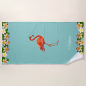 フラミンゴ&プルメリアフラワーズオンティール(緑がかった色)ターコイズ ビーチタオル (正面)