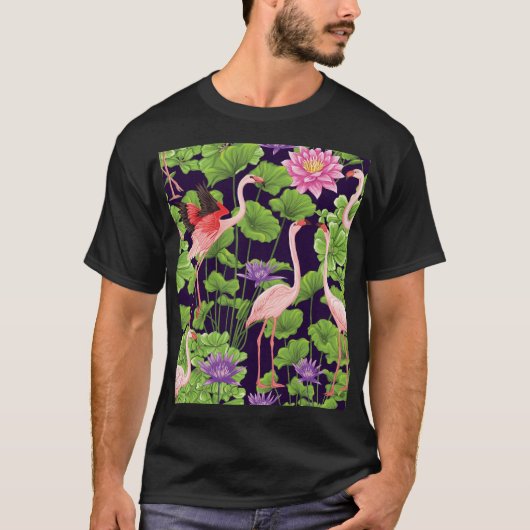 フラミンゴ、熱帯植物、黒い背景。 Tシャツ (正面)