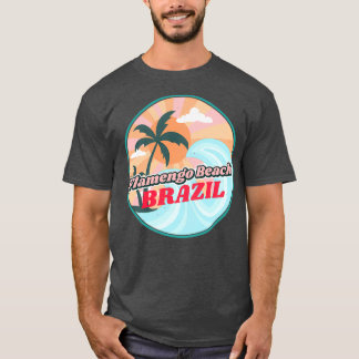フラメンゴビーチでビーチ休暇が好きな人 Tシャツ
