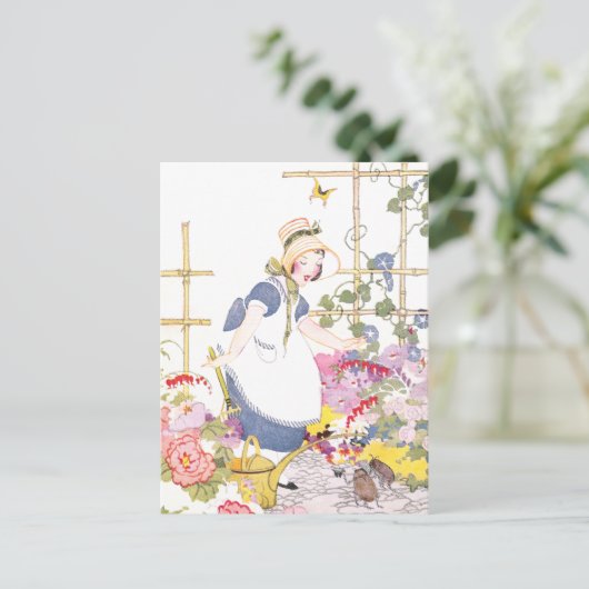 フラワーガーデンのレーキと散水缶の女の子 ポストカード (スタンド正面)