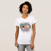 フラワーガーデンの中のペキニーズ Tシャツ (正面フル)
