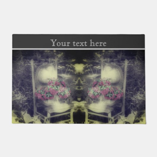 フラワーガーデンパーシャルカラーパーソナライズされたヴィンテージ ドアマット (正面)