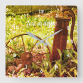 フラワーガーデン錆付き車輪及びポンプ抽象芸術 スクエア壁時計 (正面)