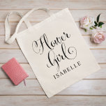 フラワーガールブラックスクリプトパーソナライズされた結婚ズ トートバッグ<br><div class="desc">の花結婚女のトートバッグは黒いモダン渦巻き書道の台本を備え書てエレガント、好きなだけカスタムに好きな名前の文字が付いている。調整ブライダルパーティデザインを見ろ！</div>