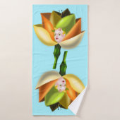 フラワーガールブルーバスタオル – カスタマイズ可能 バスタオル (バスタオル)