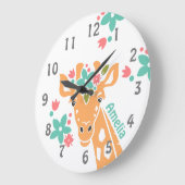 フラワークラウン付きかわいいキリンパーソナライズされた ラージ壁時計 (傾斜)