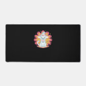 フラワーサイケデリックオーバーサイズTシャツ付き黒猫 デスクマット (正面)