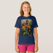 フラワーシャツの女の子の蝶 Tシャツ (正面フル)