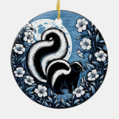 フラワースカンクアートワークスカンクフローラ セラミックオーナメント (裏面)