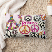 フラワーパワーレトロの平和及び愛ヒッピーの記号 ランバークッション (ブランケット)