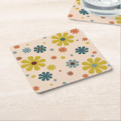 フラワーパワーレトロ60sパターンマスタードブルーオレンジ スクエアペーパーコースター (アングル)