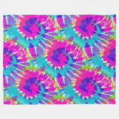 フラワーパワー – カラースパイラルろうけつ染めパターン1 フリースブランケット (正面(横))