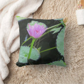 フラワーピンクかわいらしウォーターリリー開花フローラ クッション (ブランケット)