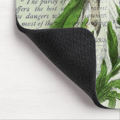 フラワーフェアリーとヴィンテージ新聞コラージュ マウスパッド (コーナー)