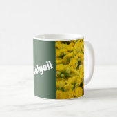 フラワーフォトブライトイエローフィールド開花フローラ コーヒーマグカップ (正面右)