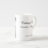 フラワーボックスゲラニウムズ – Martha's Vineヤード ボーンチャイナマグカップ (正面右)