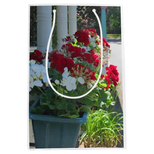 フラワーボックスゲラニウムズ – Martha's Vineヤード ミディアムペーパーバッグ (正面)