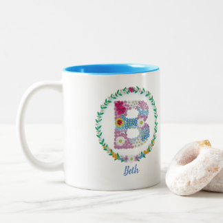 フラワーレターイニシャル「B」の名前パーソナライズされた付き ツートーンマグカップ