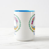 フラワーレターイニシャル「O」の名前パーソナライズされた付き ツートーンマグカップ (中央)