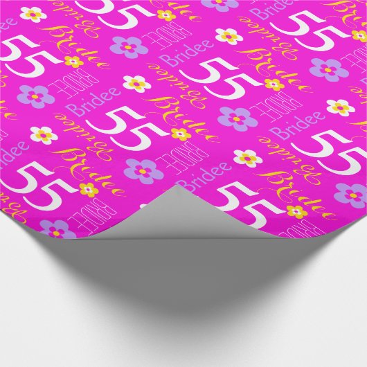 フラワー名前をカスタムするブライディー55歳の誕生日ラップ ラッピングペーパー (角)