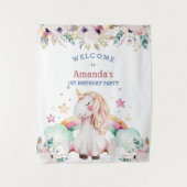 フラワー虹色ユニコーンの女の子の誕生日ウェルカム タペストリー (正面)