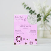 フラワー・ガールのBrithdayの紫色のパーティの招待状 招待状 (スタンド正面)