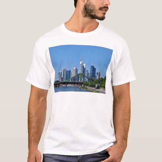 フランクフルトスカイライン Tシャツ (正面)