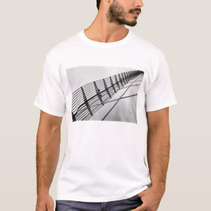フランクフルト ドイツ, 空港ターミナル外観 Tシャツ