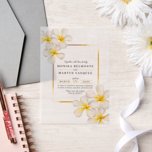 フランジパニ白金ゴールドトロピカル結婚ズ ベラム紙招待状 (ウェディング)
