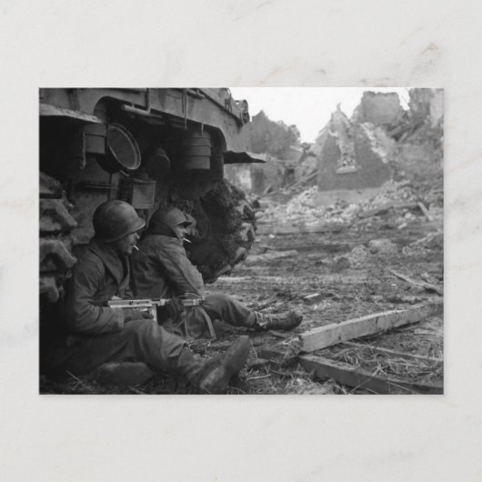 フランスのどこかに避難して集まる ポストカード (正面)