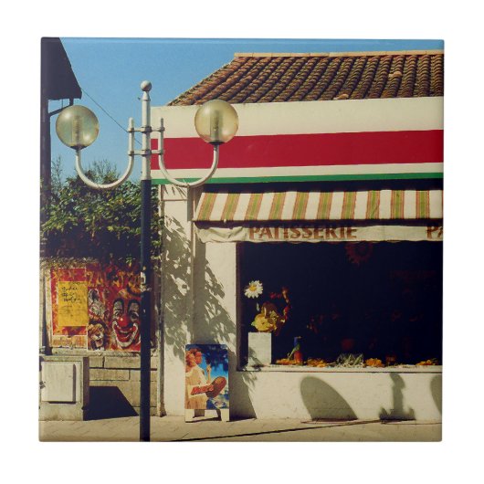 フランスのな村のベーカリー タイル (正面)
