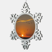 フランスのカイユースシュルメールでの夕日 スノーフレークピューターオーナメント (右)