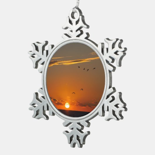 フランスのカイユースシュルメールでの夕日 スノーフレークピューターオーナメント (右)