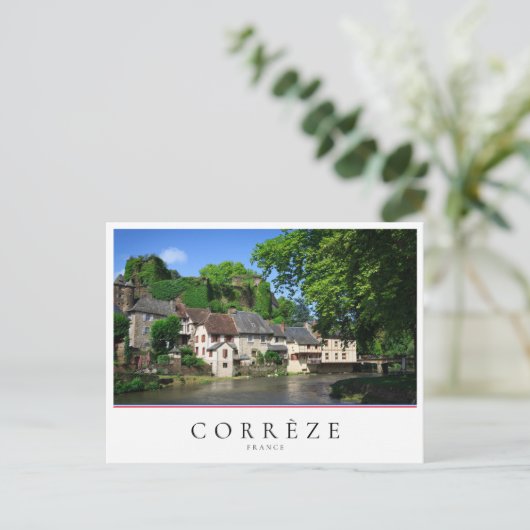 フランスのコレーズにあるセグールルシャトー村 ポストカード (スタンド正面)