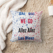 フランスのサッカー応援ファミリーパーティーの枕 クッション (ブランケット)