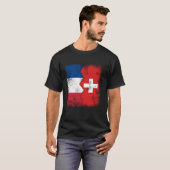 フランスのスイス国旗はスイスフランスのの根の半分 Tシャツ (正面フル)