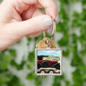 フランスのトレーラーで古いシトロエンの車 キーホルダー (手)