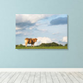 フランスのドルドーン地方のブロンド・ダキターヌ牛 キャンバスプリント (インサイチュ (ウッドフロア))